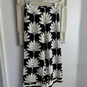 LOFT Black and White Leaf Print Wide Leg Pant Size S